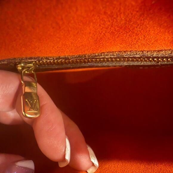 Authentic Louis Vuitton Damier Ebene Triana Leather Handbag VI0094 w/COA - Picture 5 of 16